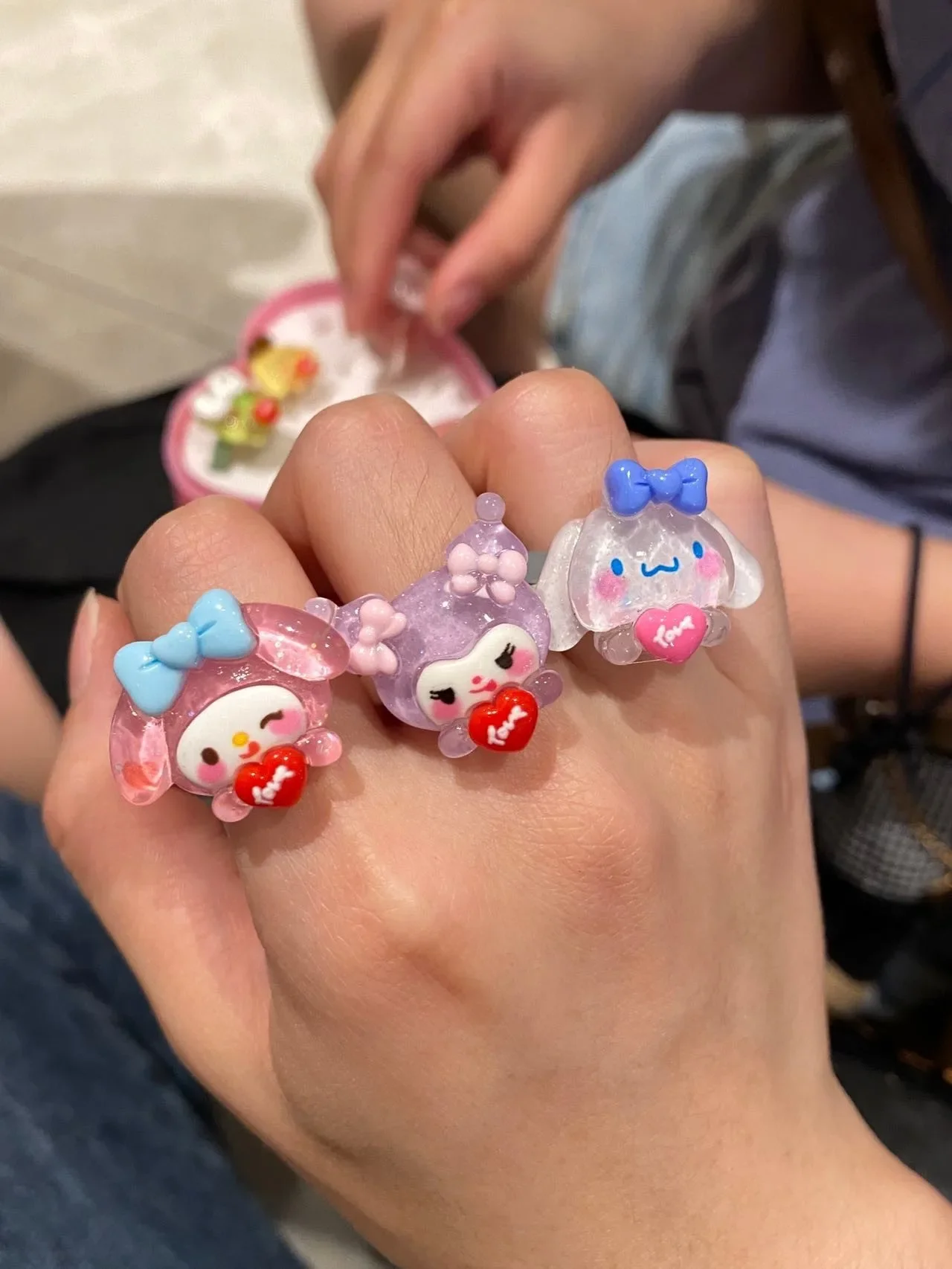 산리오 반지, 귀여운 애니메이션 헬로 키티, 마이 멜로디, 시나모롤, 쿠로미 소녀, 절묘한 액세서리, 하트 사랑 선물