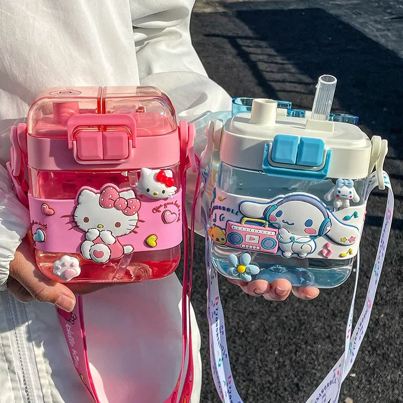 Sanrio-대용량 물병 600ml, 카와이 헬로 키티 쿠로미 시나모롤 투명 플라스틱 주전자 빨대 포함 휴대용 컵 title=Sanrio-대용량 물병 600ml, 카와이 헬로 키티 쿠로미 시나모롤 투명 플라스틱 주전자 빨대 포함 휴대용 컵 