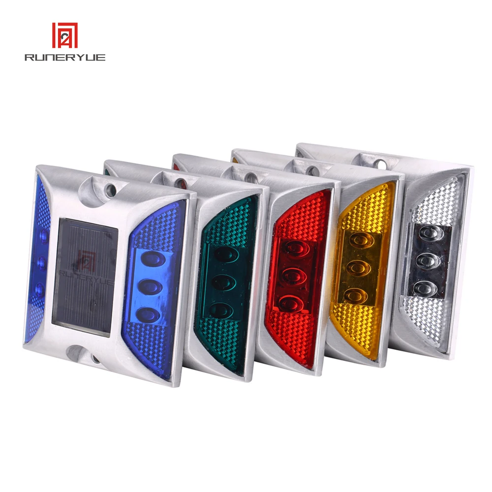 인기있는 사각형 고휘도 점멸 또는 항상 켜짐 트래픽 마커 라이트 반사 알루미늄 LED 고양이 눈 태양열 로드 스터드, Ip68 title=인기있는 사각형 고휘도 점멸 또는 항상 켜짐 트래픽 마커 라이트 반사 알루미늄 LED 고양이 눈 태양열 로드 스터드, Ip68