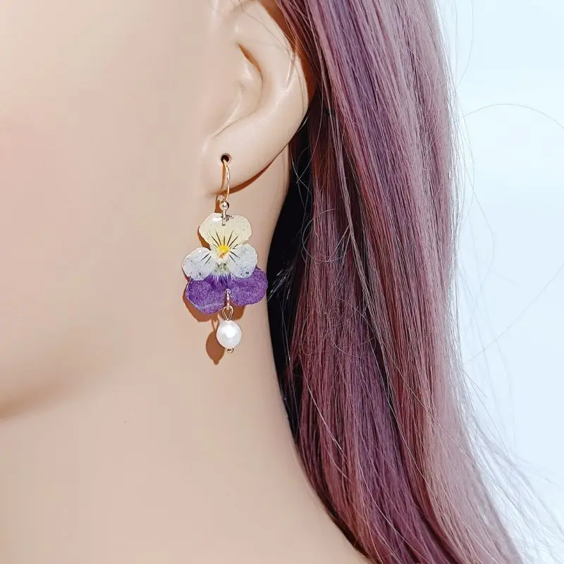 독특한 에폭시 송진 프레스 리얼 플라워 귀걸이, 수제 천연 프레스 플라워 귀걸이, 2024 신상 주얼리 도매