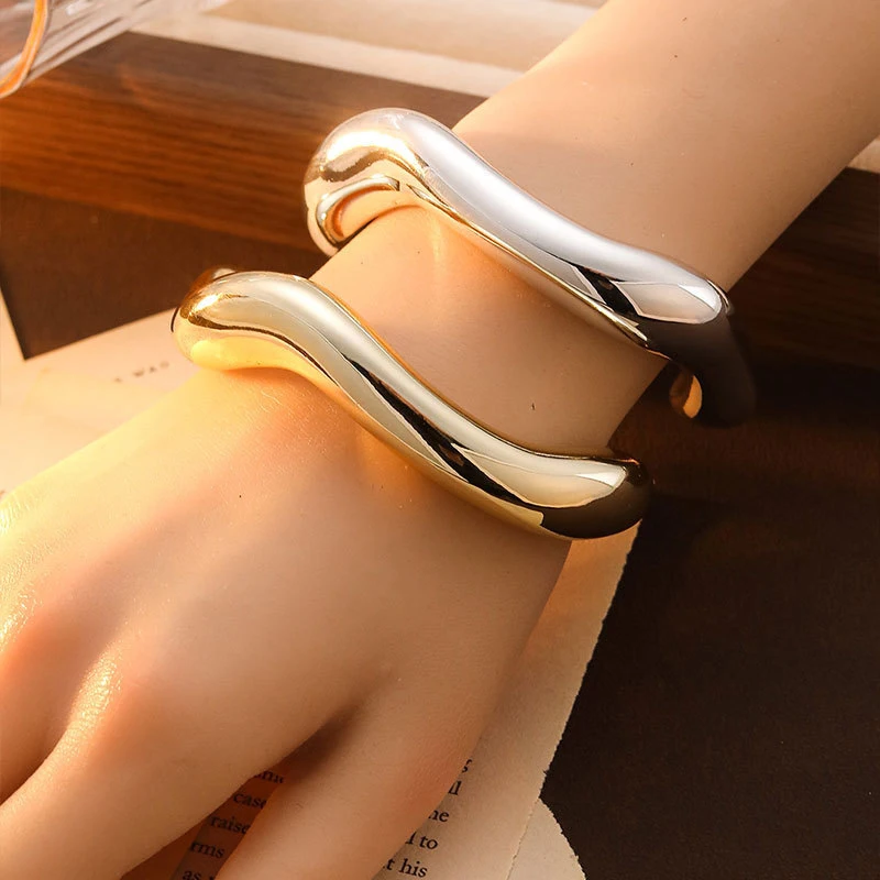 트렌디 한 빅 커프 팔찌 팔찌 여성 빈티지 성명 플라스틱 기하학 오픈 팔찌 힙합 펑크 골드 실버 컬러 쥬얼리