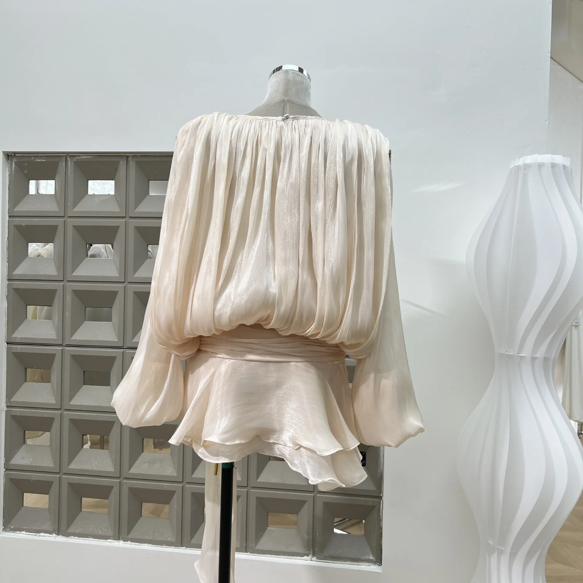 KBQ 솔리드 패치 워크 레이스 업 느슨한 드레스 O 넥 긴 소매 높은 허리 스플라이스 폴드 기질 원피스 여성 패션