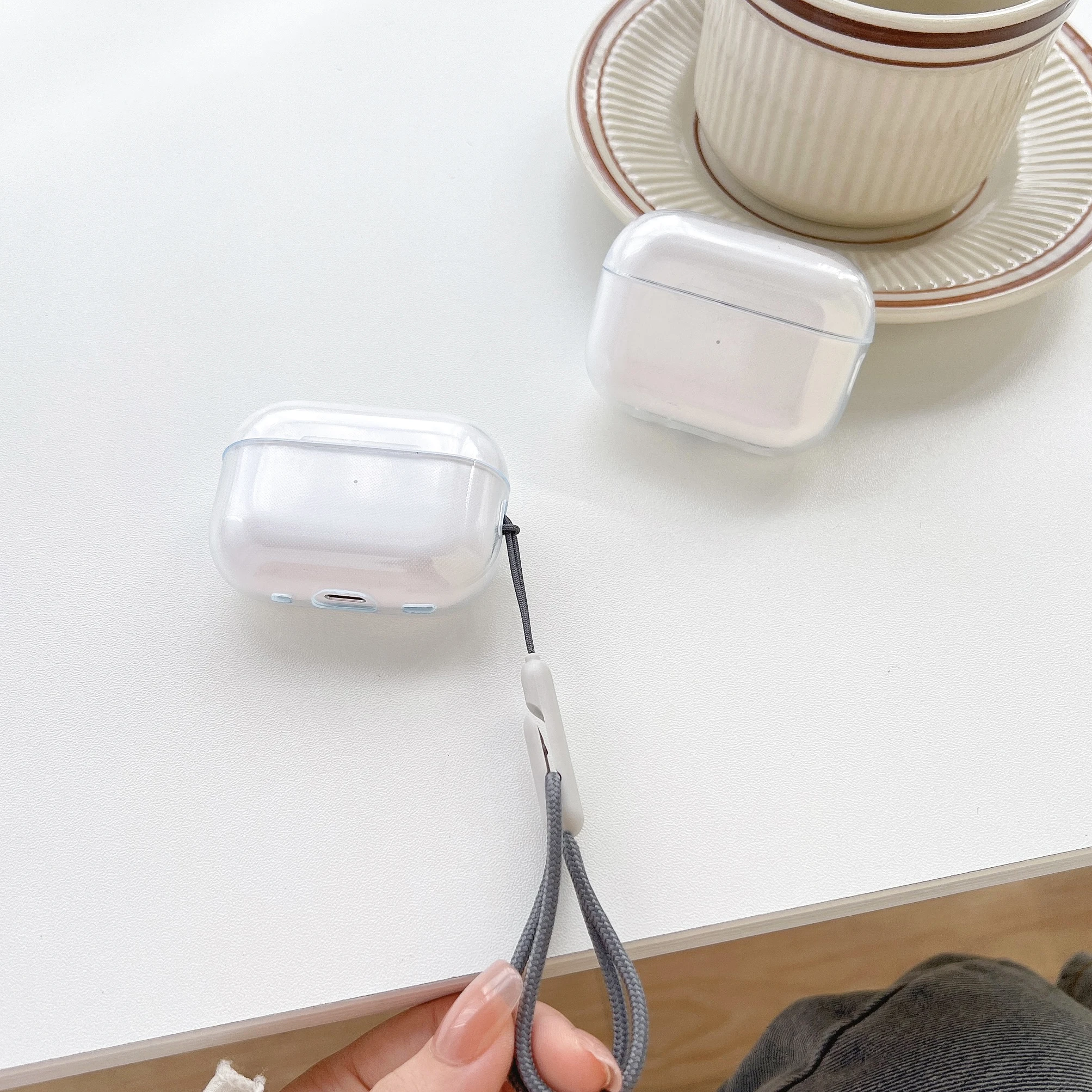 Airpods 용 투명 소프트 TPU 이어폰 케이스 4 3 2 1 Pro Pro2 Airpods 4 충전 케이스 커버 용 끈 스트랩이있는 충격 방지