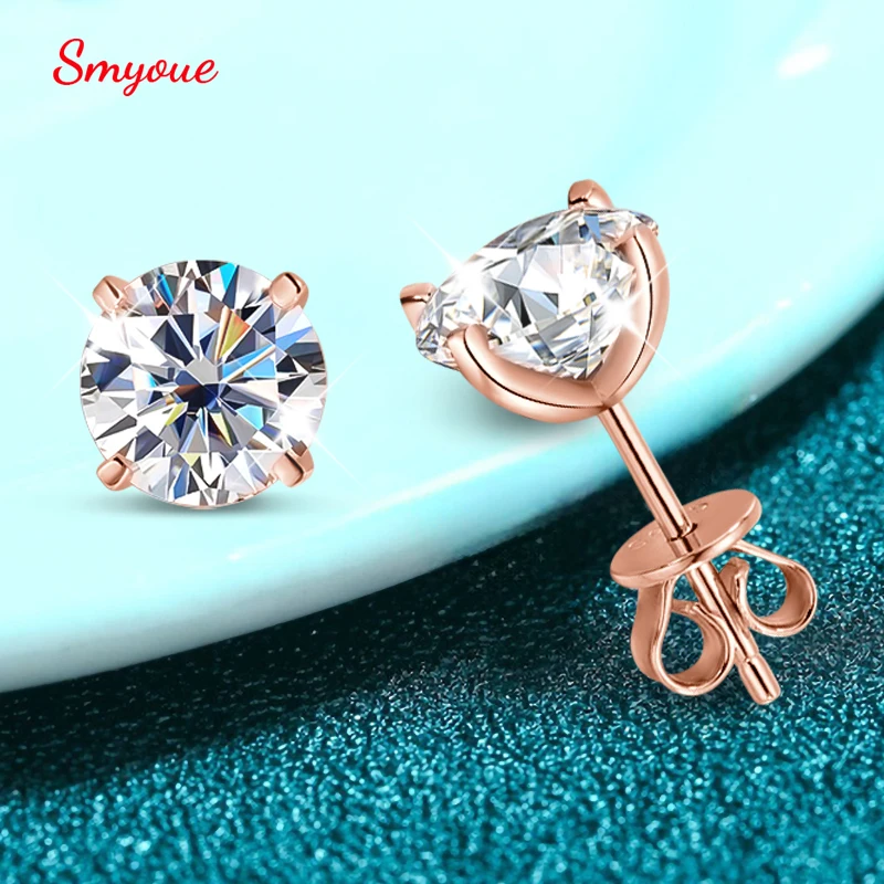 Smyoue 0.2-3CT 로즈 골드 컬러 Moissanite 스터드 귀걸이 여성용 스파클링 클래식 웨딩 랩 다이아몬드 귀걸이 퓨어 925 실버 title=Smyoue 0.2-3CT 로즈 골드 컬러 Moissanite 스터드 귀걸이 여성용 스파클링 클래식 웨딩 랩 다이아몬드 귀걸이 퓨어 925 실버 