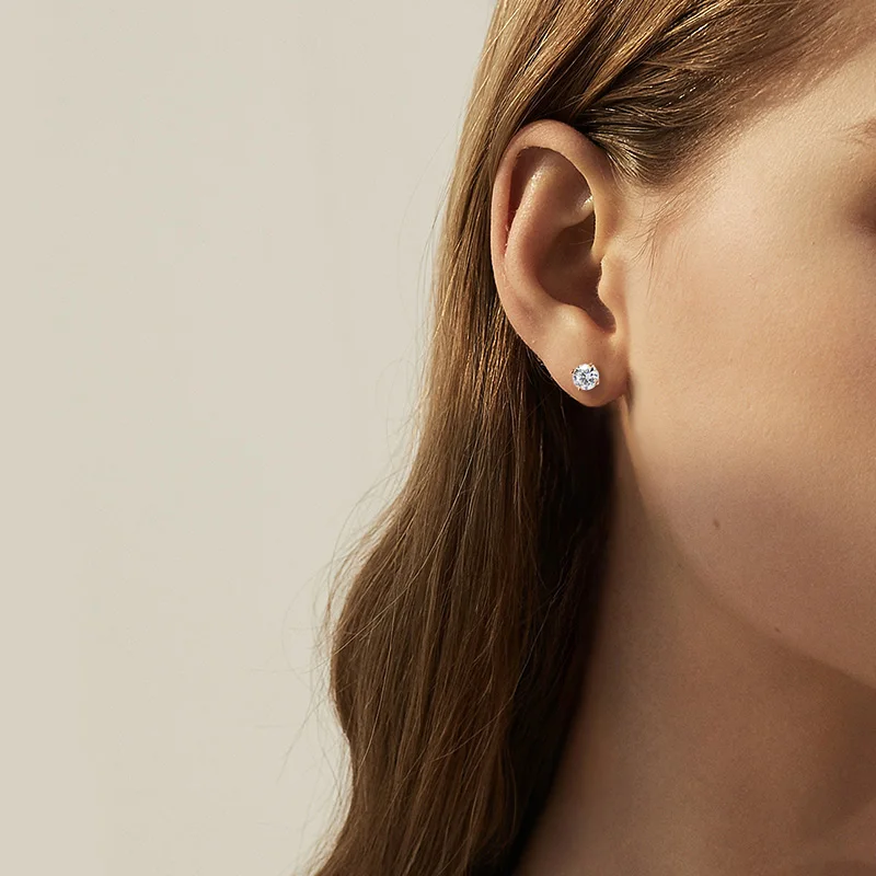 Smyoue 0.2-3CT 로즈 골드 컬러 Moissanite 스터드 귀걸이 여성용 스파클링 클래식 웨딩 랩 다이아몬드 귀걸이 퓨어 925 실버