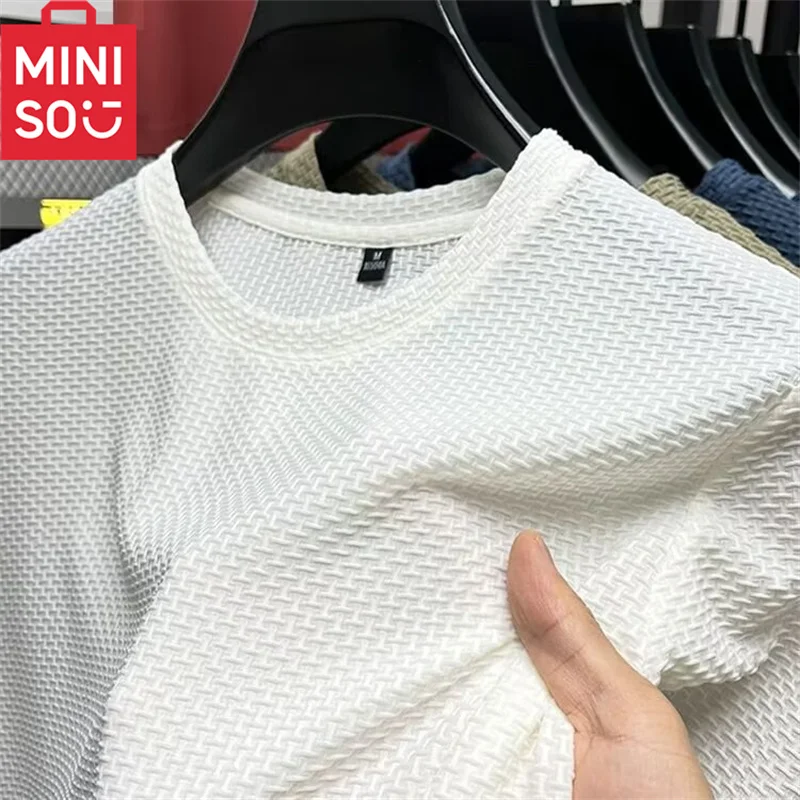 MINISO 대나무 메쉬 아이스 실크 티셔츠 남성용 반팔 라운드 넥 새로운 티셔츠 남성용 하단 셔츠 여름 솔리드 컬러 남성용 탑 title=MINISO 대나무 메쉬 아이스 실크 티셔츠 남성용 반팔 라운드 넥 새로운 티셔츠 남성용 하단 셔츠 여름 솔리드 컬러 남성용 탑