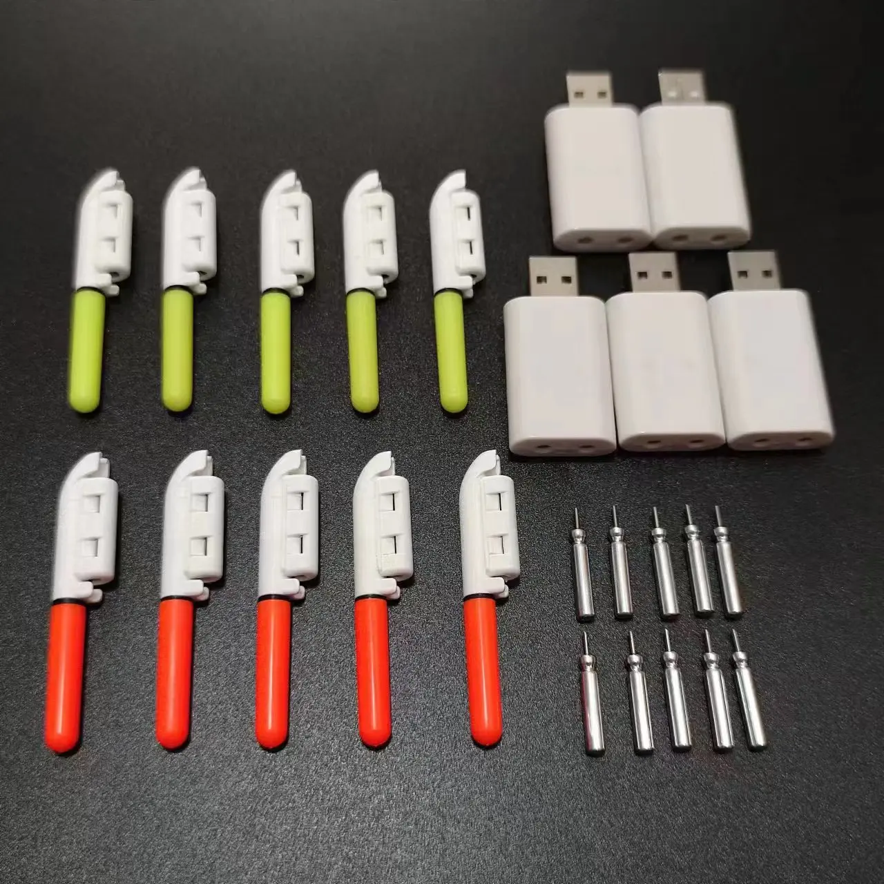 낚시 막대에 충전식 배터리 클립과 10 개/몫 전자 라이트 스틱 빛나는 램프 CR322/CR425 밤 낚시 A578 title=낚시 막대에 충전식 배터리 클립과 10 개/몫 전자 라이트 스틱 빛나는 램프 CR322/CR425 밤 낚시 A578