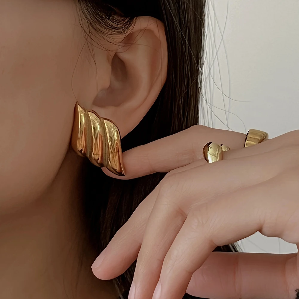 여성을위한 스테인레스 스틸 질감 기하학 스터드 귀걸이 부드러운 금속 골드 도금 트위스트 매듭 귀걸이 성명 빈티지 쥬얼리