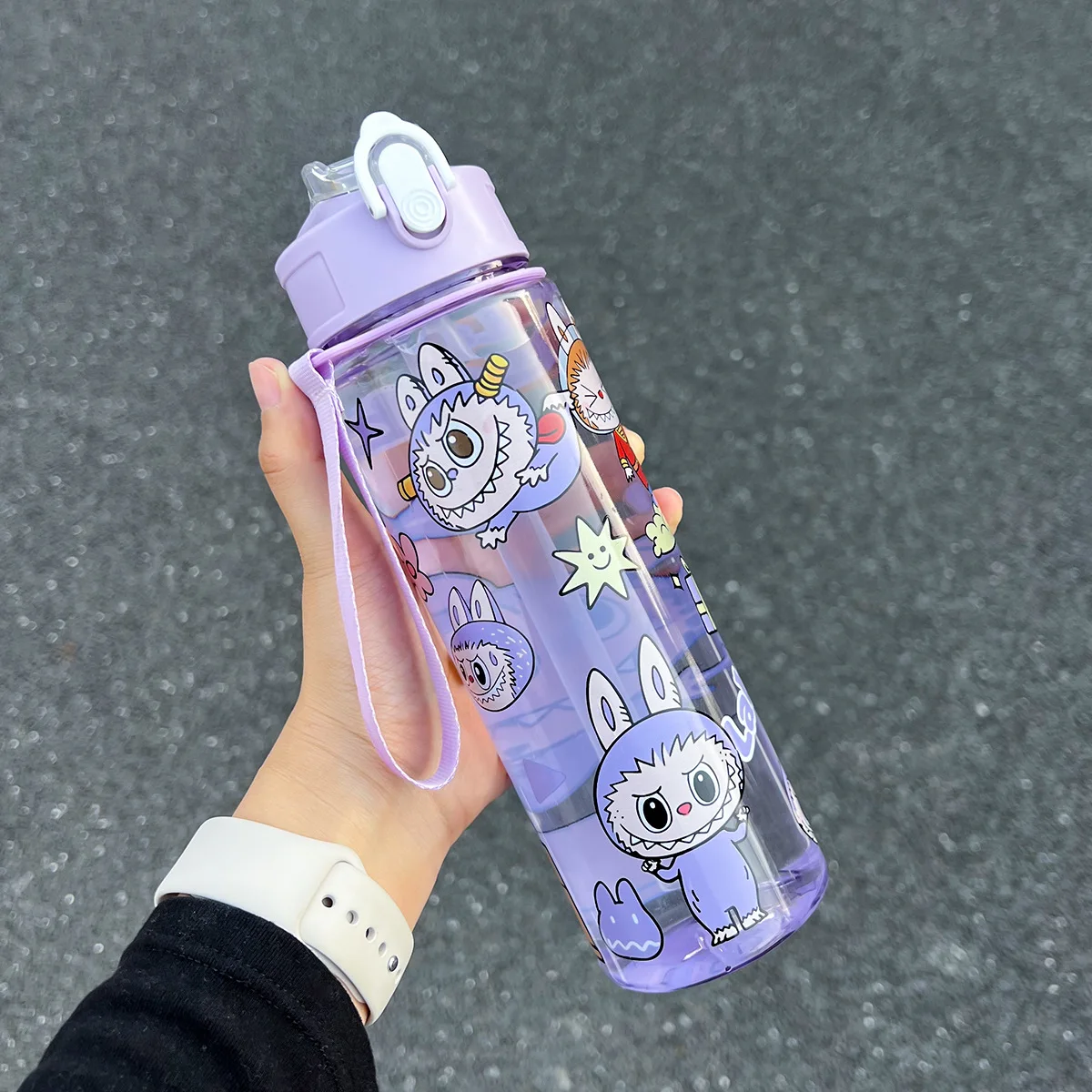 700ml Lau Mug Kawaii (휴대용 스트랩이있는 누출 방지 플라스틱 빨대) 휴대용 야외 머그잔 학생을위한 어린이 날 선물
