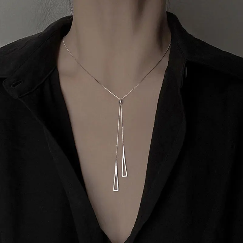 여성을 위한 술 목걸이 황금 은색 삼각형 펜던트 스웨터 긴 목걸이, 친구 패션 목 보석 선물 title=여성을 위한 술 목걸이 황금 은색 삼각형 펜던트 스웨터 긴 목걸이, 친구 패션 목 보석 선물 