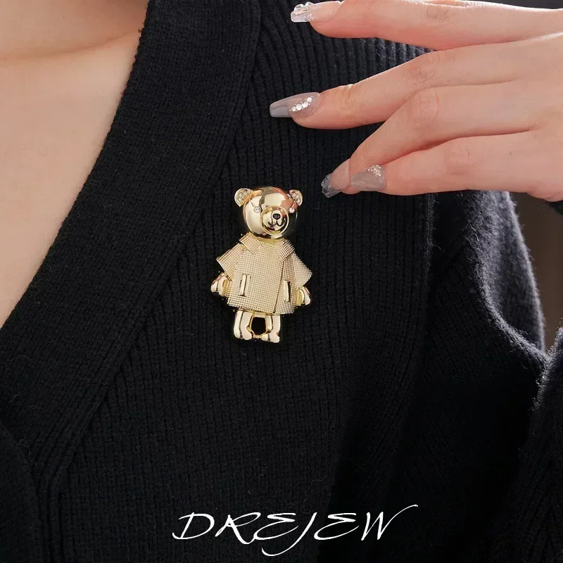 DREJEW 성격 테디 베어 브로치 여성을위한 상감 라인 석 빈티지 패션 금속 핀 라이트 럭셔리 남성 쥬얼리 선물 title=DREJEW 성격 테디 베어 브로치 여성을위한 상감 라인 석 빈티지 패션 금속 핀 라이트 럭셔리 남성 쥬얼리 선물 