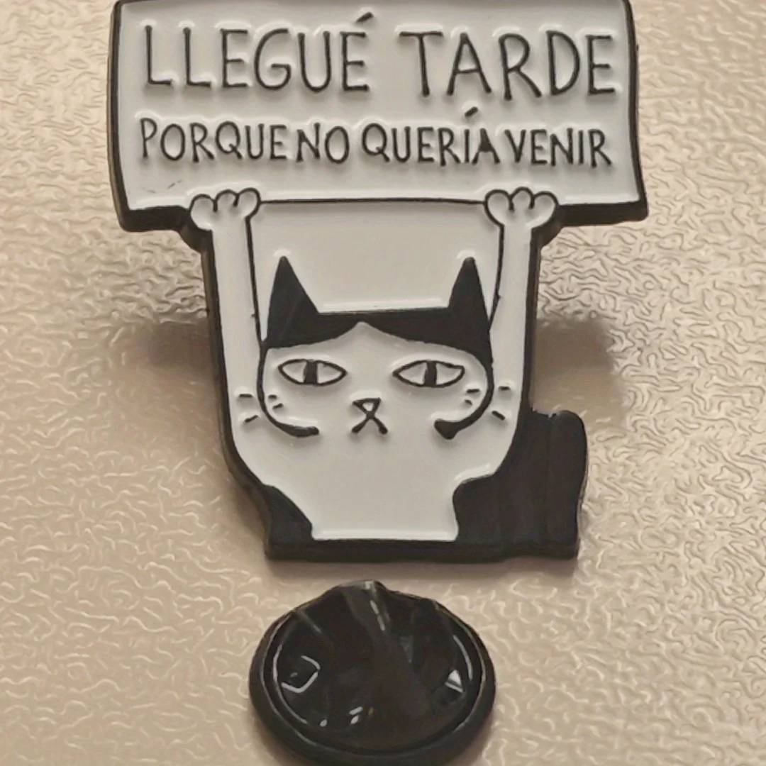 1피스 참신한 틈새 개성 브로치, 금속 소재, 고양이 스타일, 남성과 여성 모두 착용하기에 적합합니다.