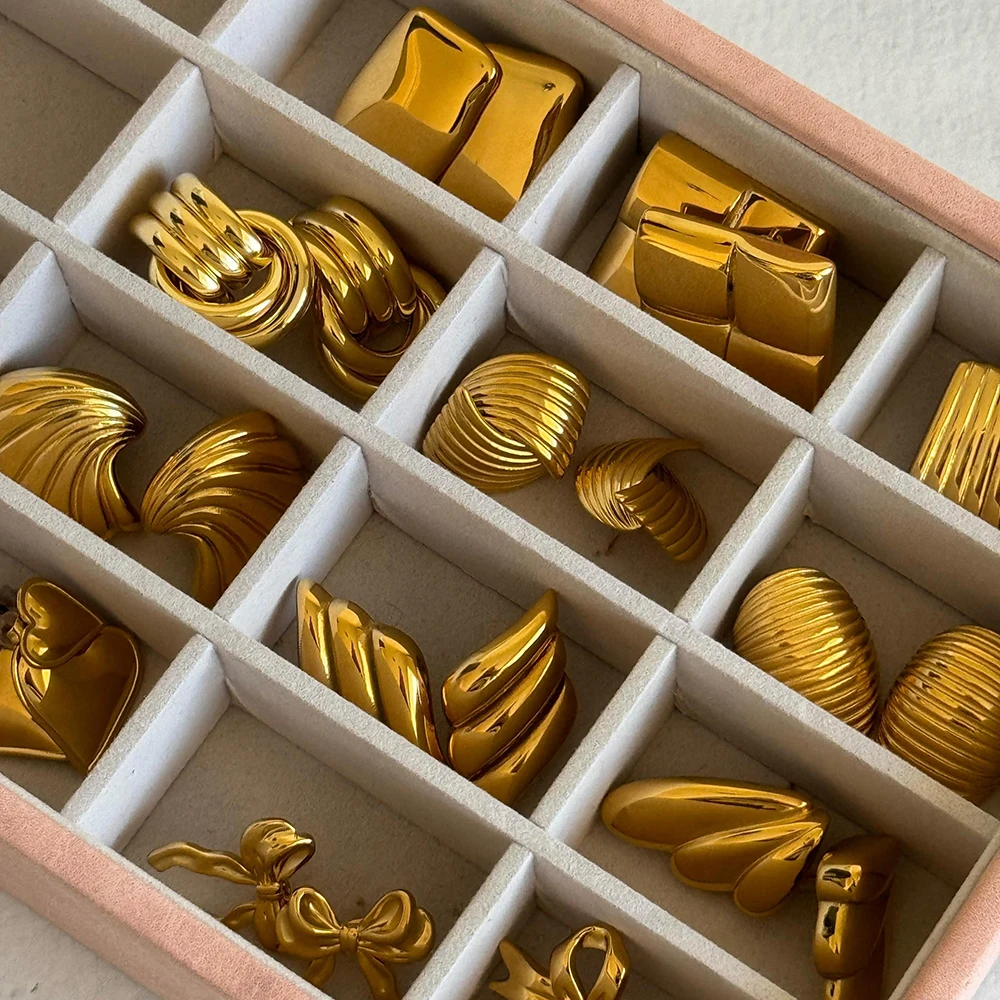 여성을위한 스테인레스 스틸 질감 기하학 스터드 귀걸이 부드러운 금속 골드 도금 트위스트 매듭 귀걸이 성명 빈티지 쥬얼리 title=여성을위한 스테인레스 스틸 질감 기하학 스터드 귀걸이 부드러운 금속 골드 도금 트위스트 매듭 귀걸이 성명 빈티지 쥬얼리 