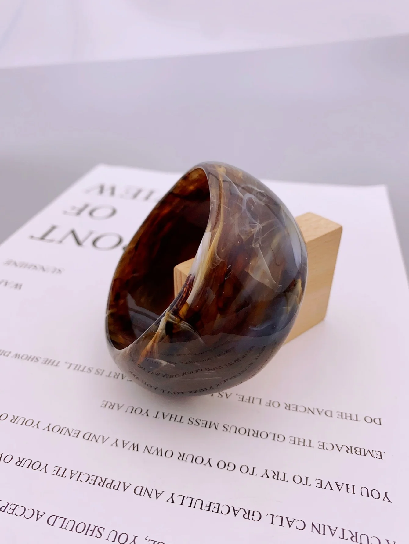 여성을 위한 대리석 패턴의 세련된 불규칙한 팔찌 여성용 팔찌