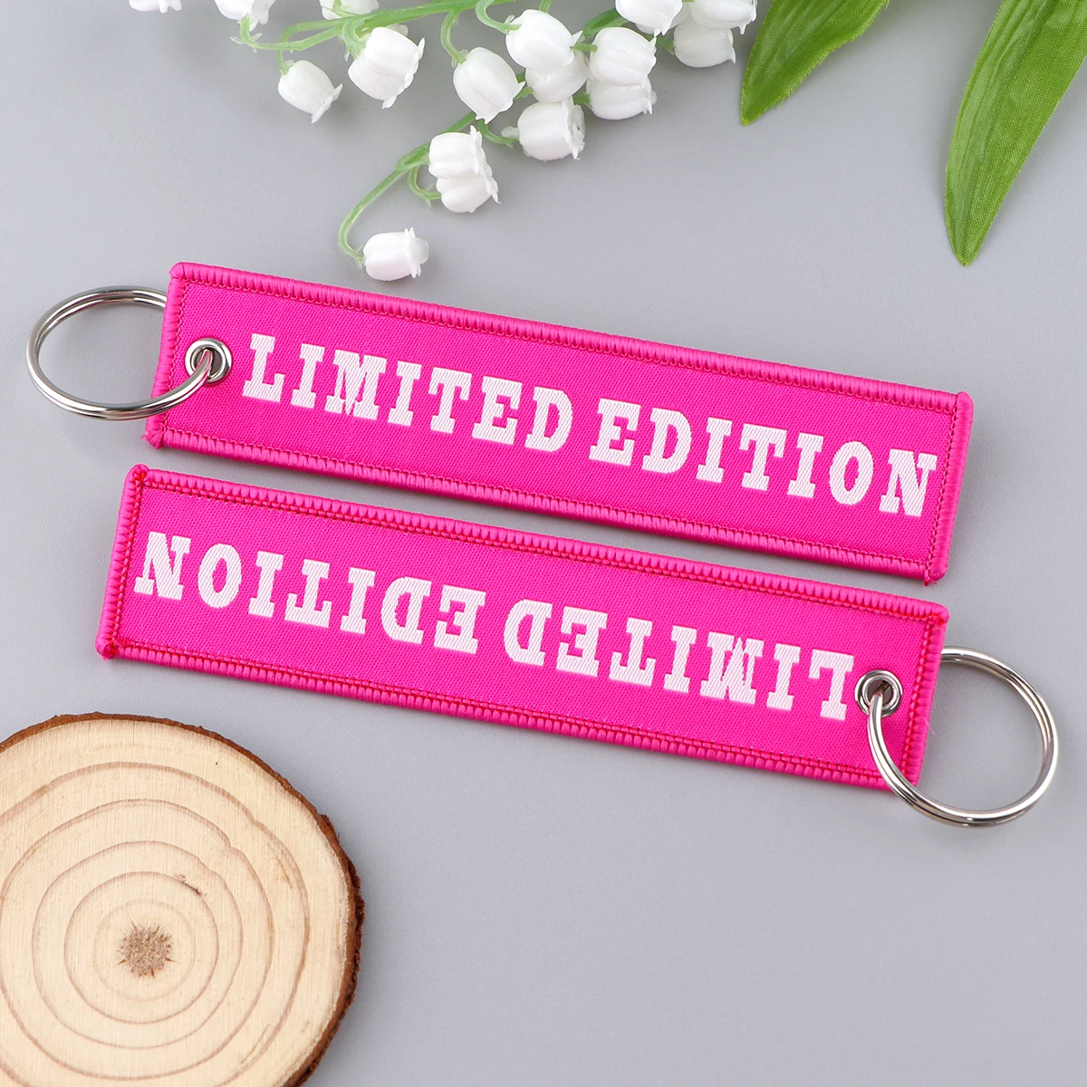 1pcs 컴퓨터 팝업 창 수 놓은 키 태그 오토바이에 대 한 키 체인 배낭 패션 쥬얼리 키 링 액세서리