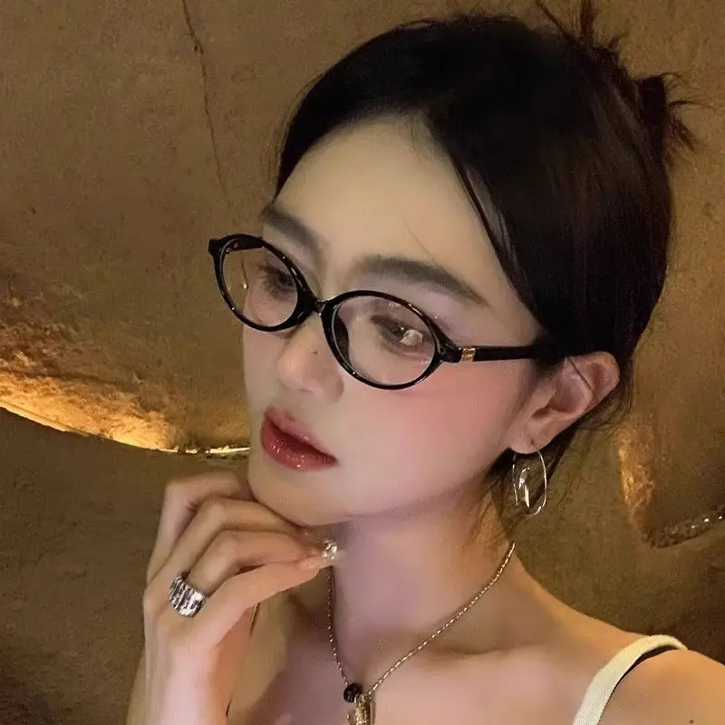 BLMUSA 레트로 안티 블루 레이 포토 크로 믹 근시 안경 여성 타원형 작은 프레임 처방 안경 팝 클래식 독서 안경