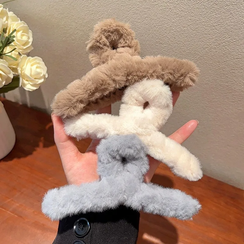 여성을위한 가을과 겨울 플러시 발톱 우아한 아크릴 크랩 자용 머리핀 소녀 헤어 액세서리 모피 머리 장식 헤어 클로 클립