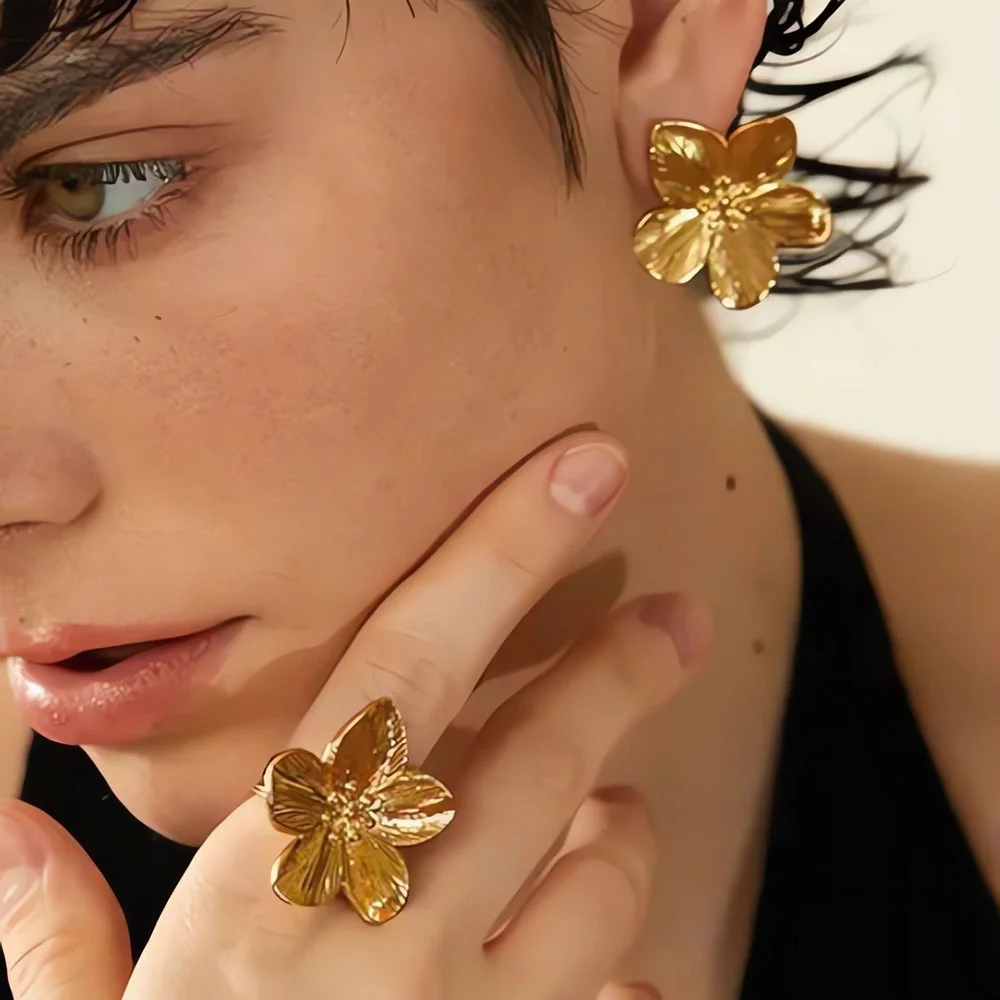 LUXUKISSKIDS 여성용 패션 트렌디 스테인레스 스틸 꽃 귀걸이 목걸이 세트, 골드 도금 주얼리 파티 드레싱 선물, 2 개