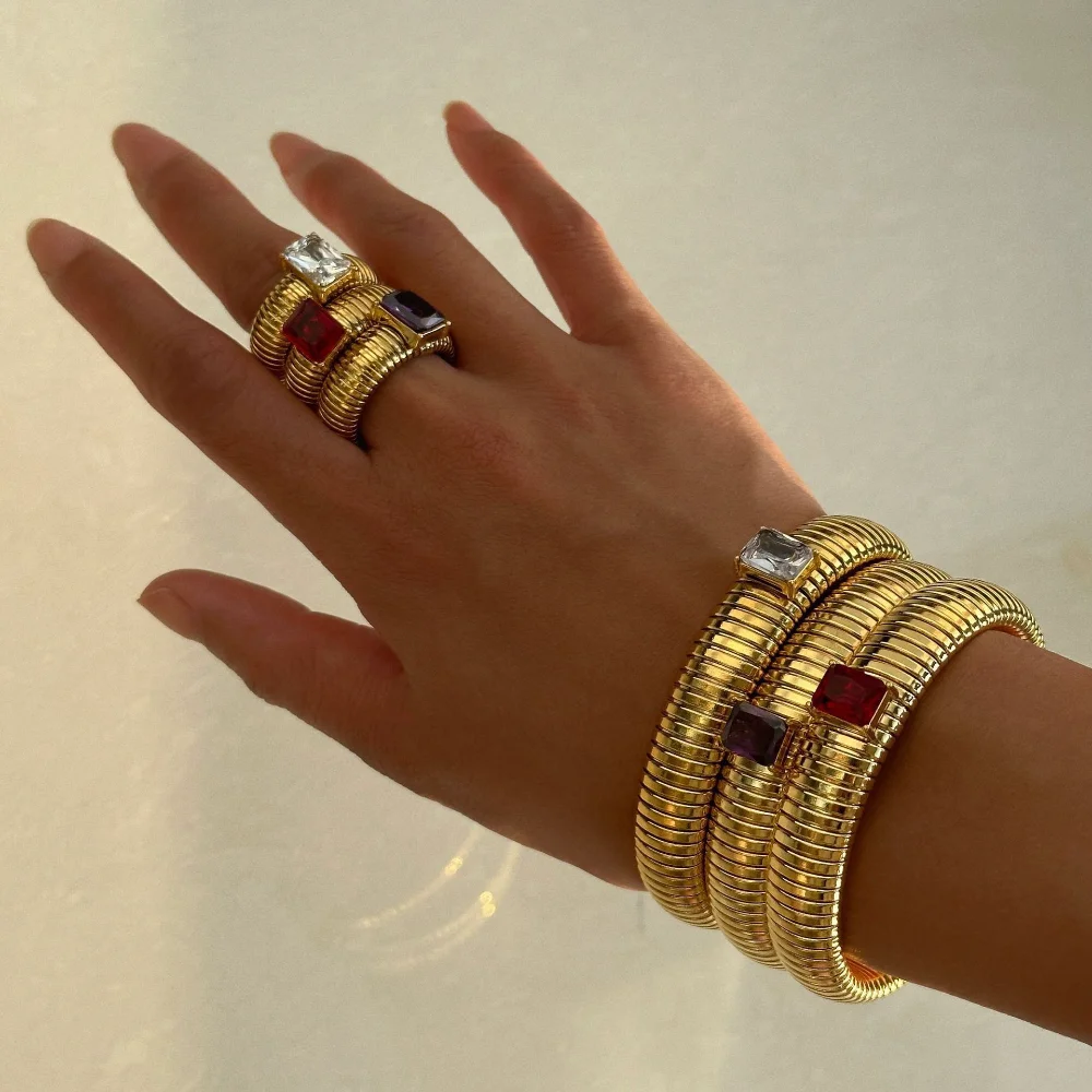 펑크 여성을위한 다색 크리스탈 반지를 과장 18K 골드 도금 방수 트위스트 스퀘어 두꺼운 반지 힙합 빈티지 쥬얼리