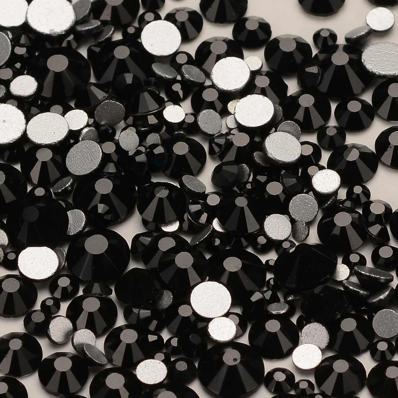 SS3-SS20 믹스 크기 반짝이 유리 라운드 라인 석 실버 바닥 비 핫픽스 네일 아트 의류 장식을위한 작은 크기 크리스탈