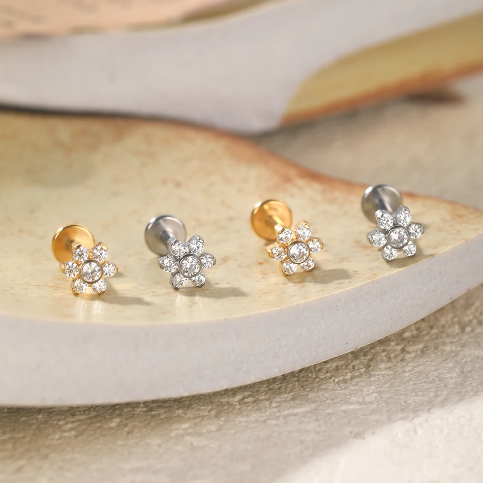 여성을위한 1Pc 티타늄 귀 연골 스터드 귀걸이 내부 스레드 지르콘 꽃 귀 엽 Tragus 헬릭스 립 링 쥬얼리 16G