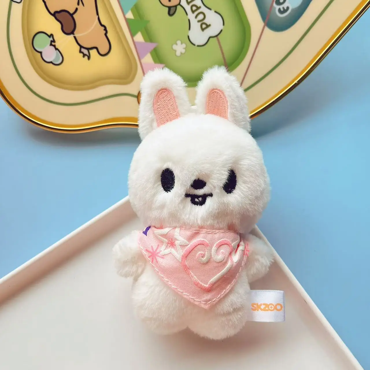 SKZOO 플러시 키 체인 길 잃은 아이 플러시 장난감 물 스카프 콩 눈 리 Longfu 키 체인 펜던트 어린이 크리 에이 티브 장난감