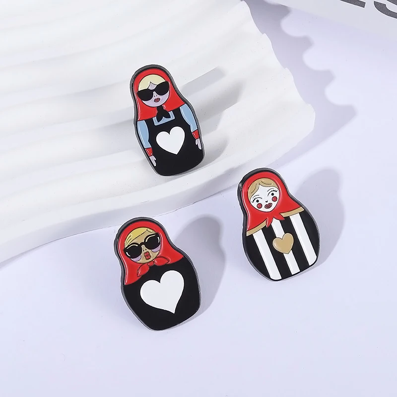 만화 러시아 소녀 캐릭터 의상 이미지 에나멜 핀 사용자 정의 민족 스타일 그림 기념품 브로치 옷깃 배지 보석 선물
